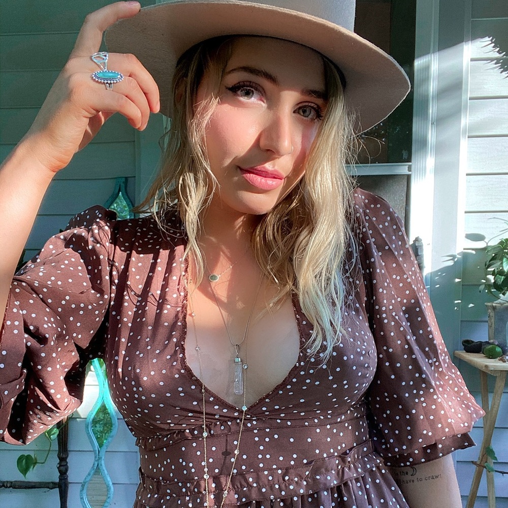 Meet your Posher, Olivia